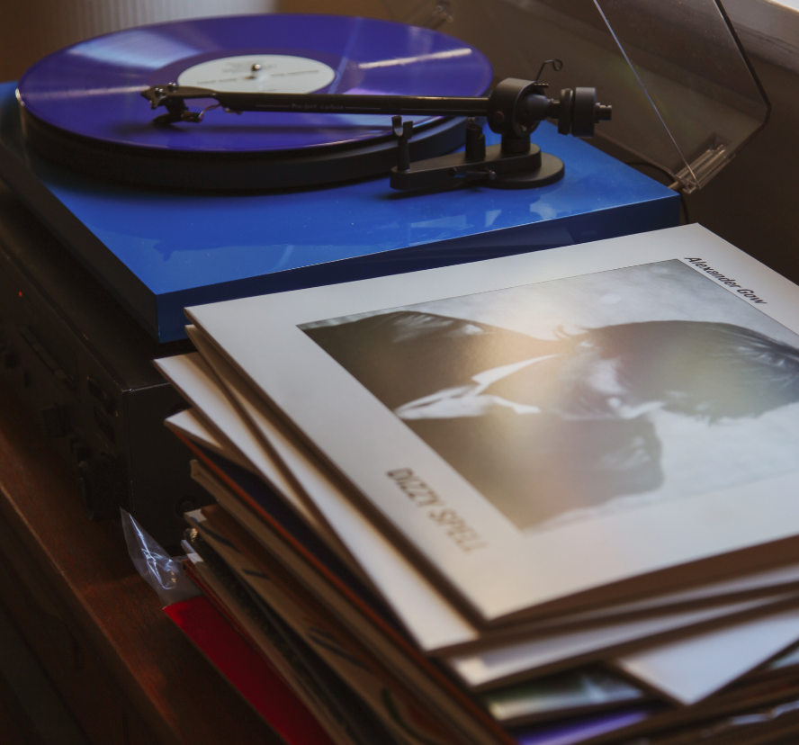 blue vinyl, Dizzy Spell, Alexander Gow, turntable